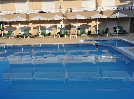 Sarti Plaza Hotel Luaran gambar